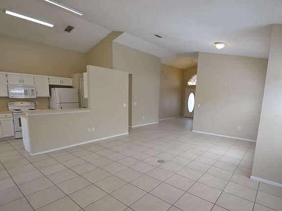 5th image of 1111 Parker Canal Ct