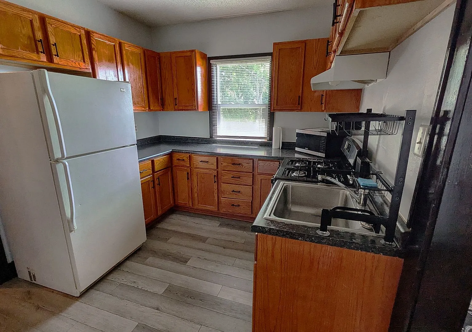 1812 Golden Valley Rd, Minneapolis, MN 55411 (Duplex) — Photo 2