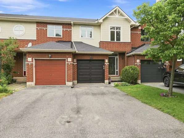 3 Redding Way, Ottawa, ON K2G 6C5