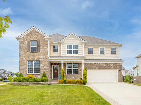 2391 Findley Cir, Lake Orion, MI 48360