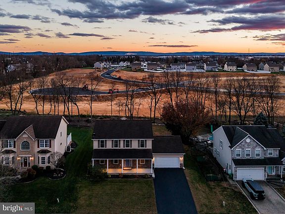 2nd image of 1110 Shannon Ln