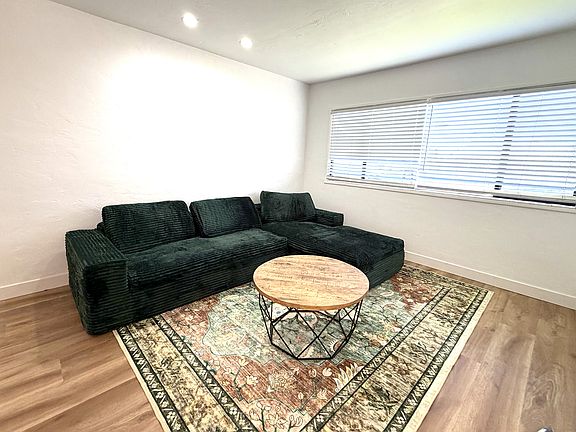 2nd image of 3635 Nassau Dr #1