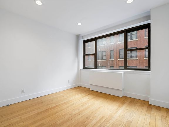 4th image of 213 E 37th St #3A