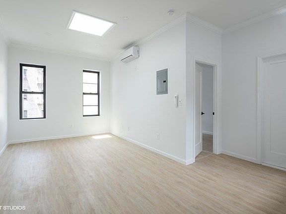 5th image of 652 Rogers Ave APT 3R