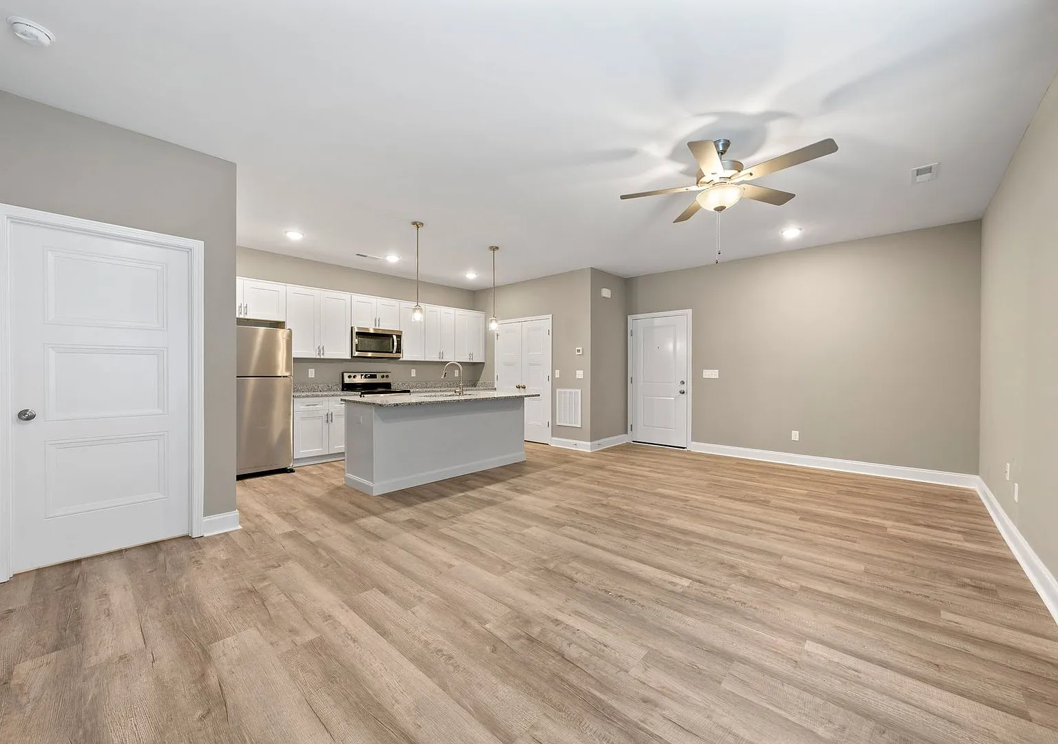 Traditions Flats — Photo 2