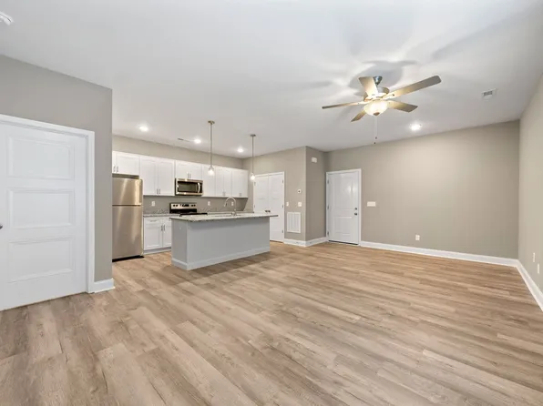 Traditions Flats, 511 Traditions Blvd #321, Bowling Green, KY 42103