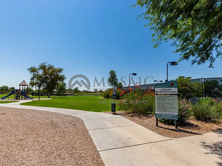1158 E Silversmith Trl — Photo 13