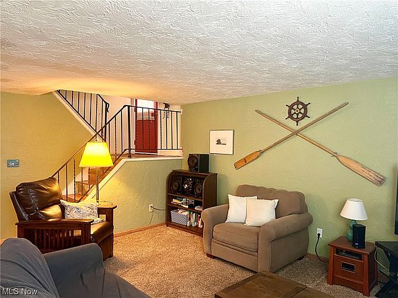 2nd image of 457 Woodside Ave