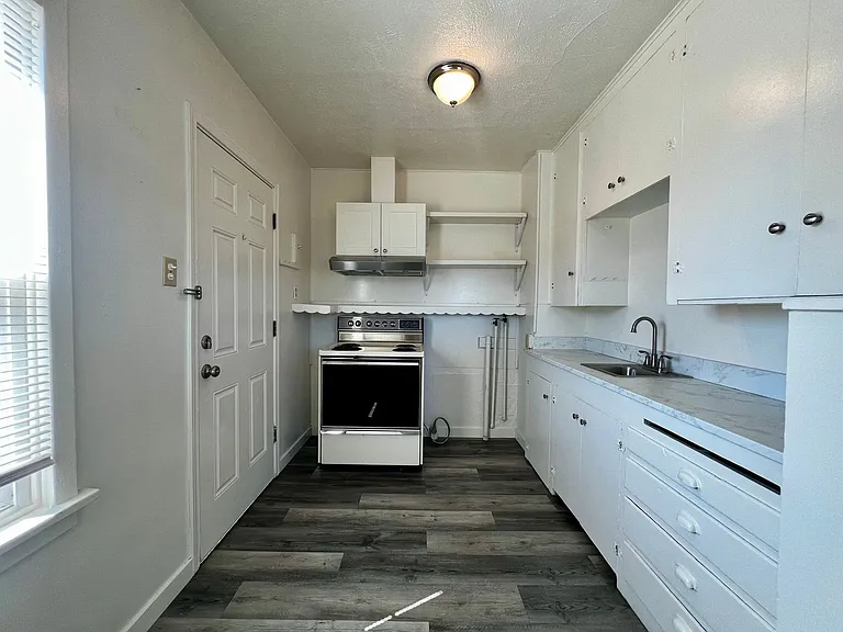 102 N 3rd Ave — Photo 7
