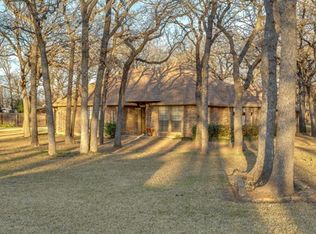 301 Diamond Ln, Burleson, TX 76028