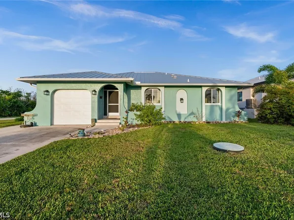 2498 Sapodilla Ln, Saint James City, FL 33956