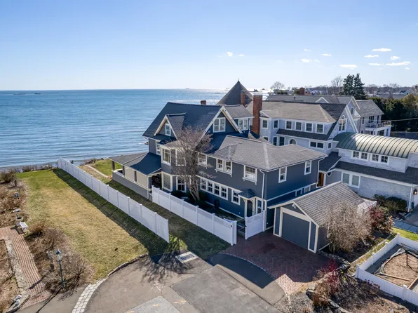 2 Crescent Bluff Avenue, Branford, CT 06405