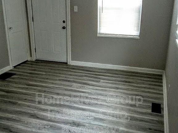 5th image of 420 Sandhurst Dr