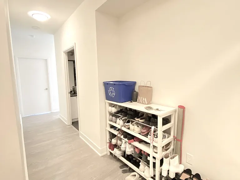 30 Roehampton Ave #2802 — Photo 9