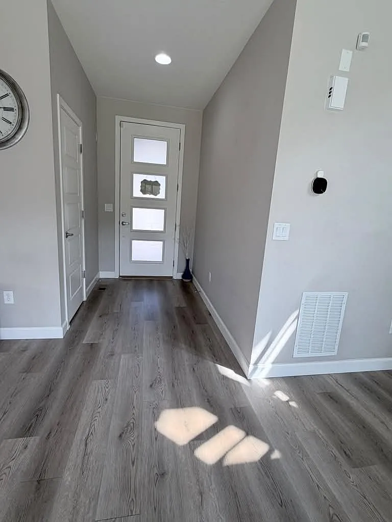 3 bed, 3431 sqft, $3,400 — Photo 2
