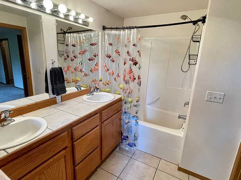 17535 Clear Lake Blvd SE — Photo 37