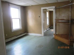 220 Gordon St, Perth Amboy, NJ 08861