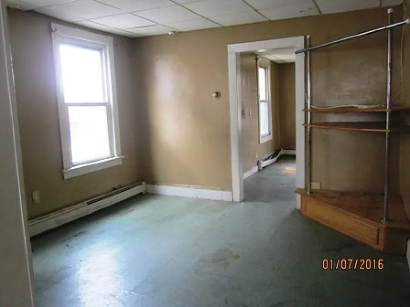 220 Gordon St photo 1