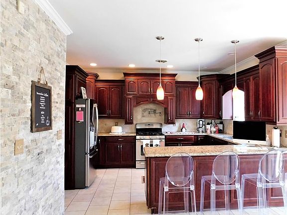 5th image of 51 Coppergate Ln