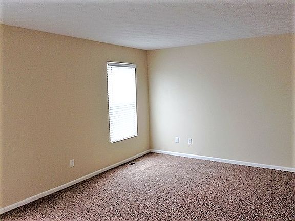 2nd image of 986 Holderness Ln