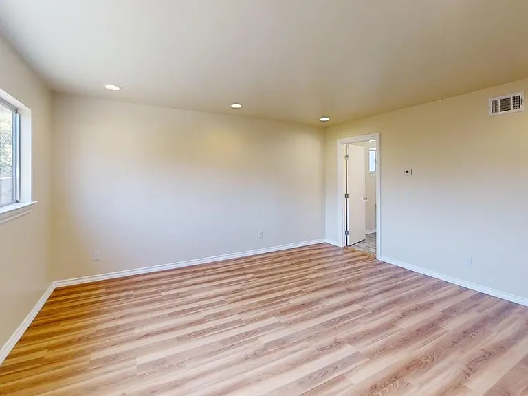 1108 Gumwood Ln — Photo 12