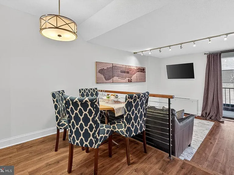2201 L St NW #316 — Photo 7