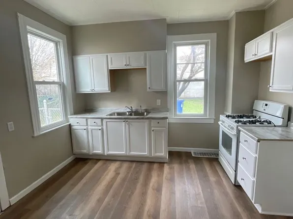 3131 W 92nd St, Cleveland, OH 44102