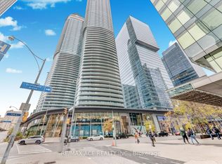 14 York St #3905, Toronto, ON M5J 0B1
