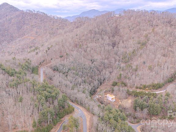 5th image of 45 Mountain Holly Dr