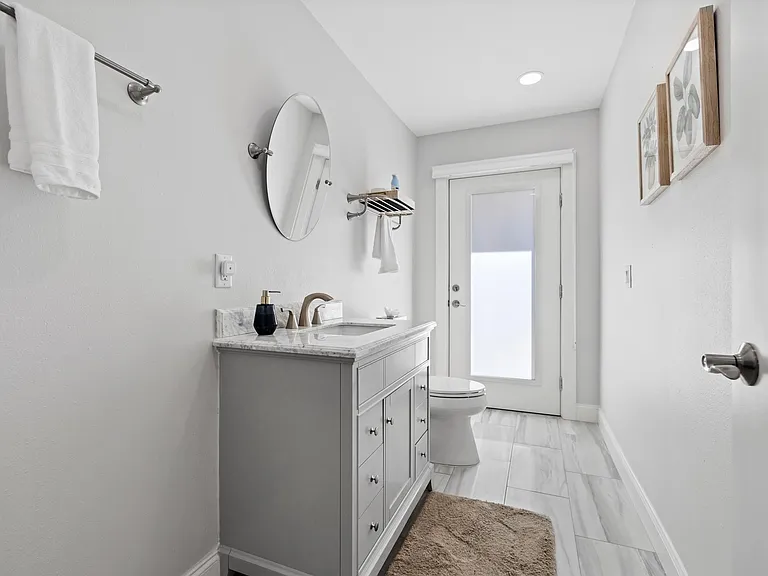 430 Island Cir — Photo 27