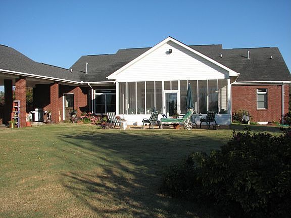 rear view of Morris Ave