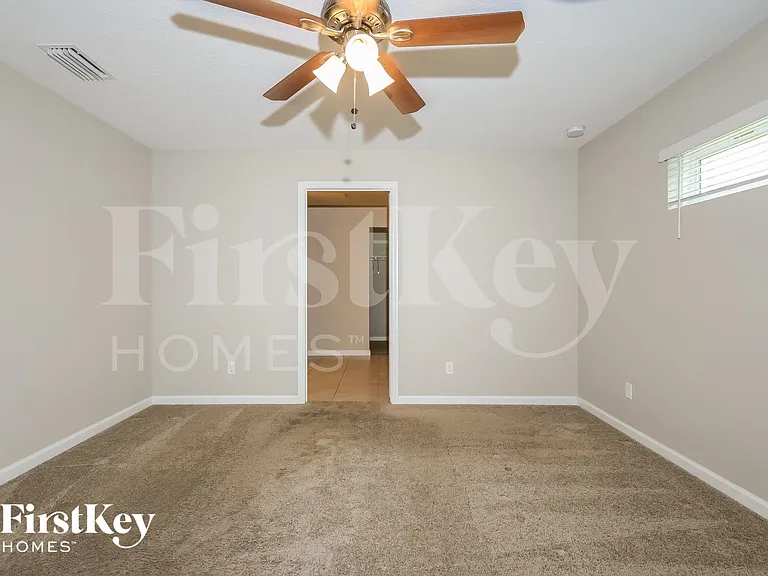 1257 SW Century Ave — Photo 9