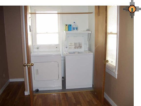 4th image of 409 W University Dr