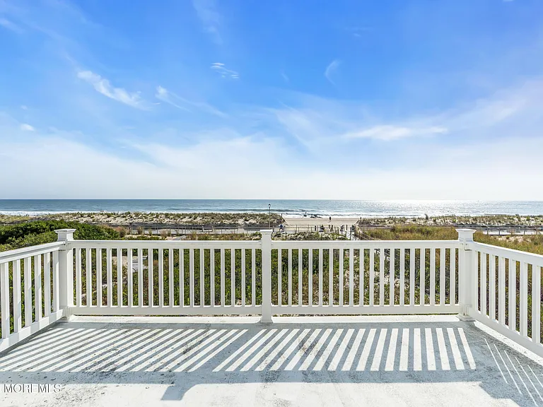 411 Ocean Ave — Photo 34