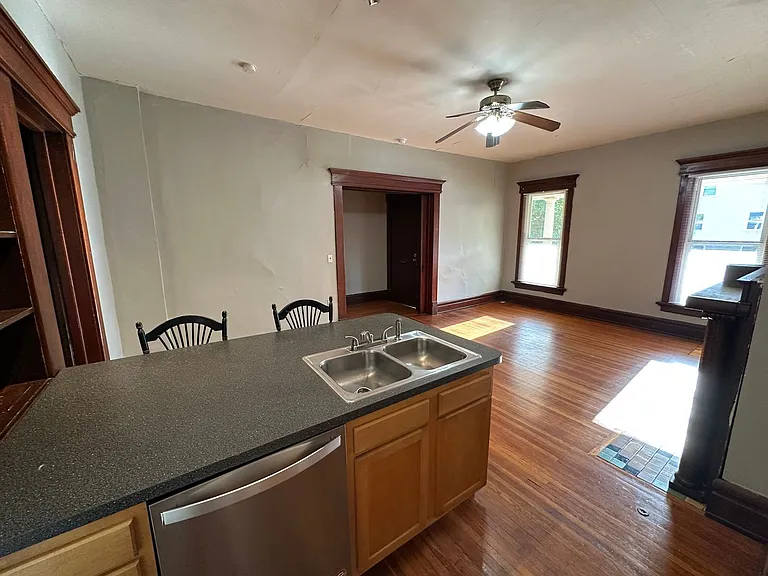 Williams St 2369 MLR — Photo 11