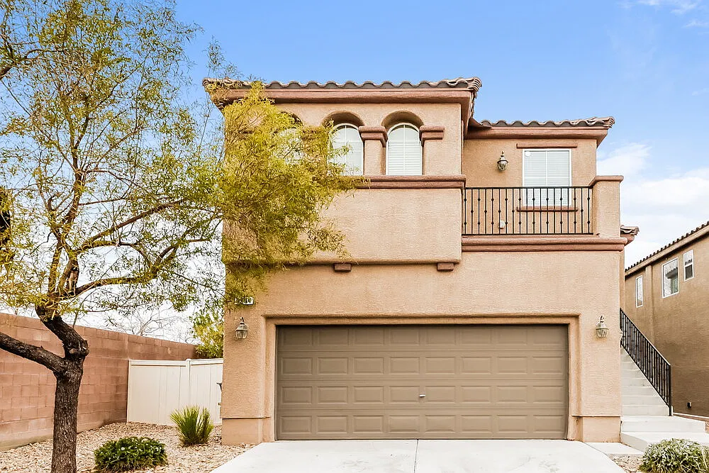 4 bed, 2.5 bath, 1664 sqft, $3,130 — Photo 1