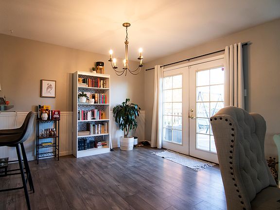 Dining room with french door to deck