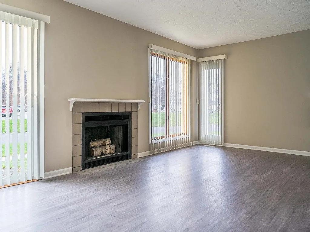 Village Walk Apartments — Photo 2