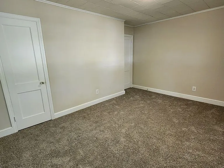 400 Roxie Ave — Photo 15