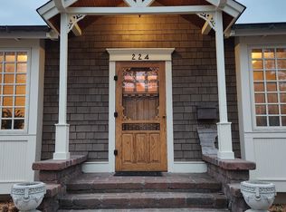 224 3rd St, Excelsior, MN 55331