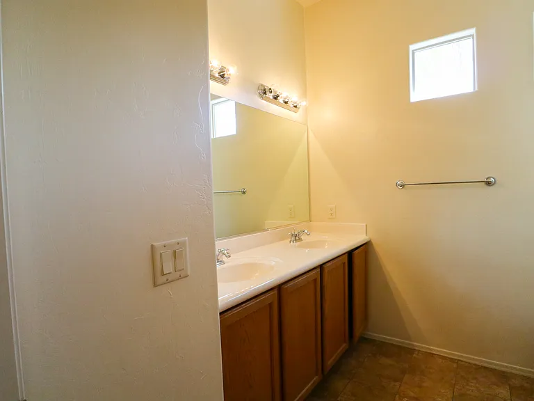 1022 W Blue Crest Dr — Photo 20