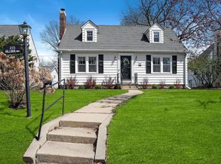 215 Hillside Ave, Waterloo, IA 50701