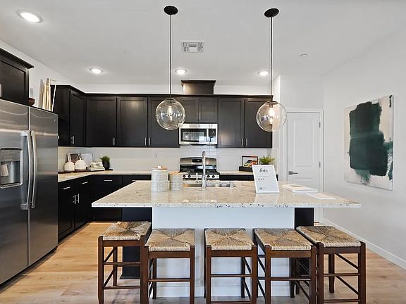 3rd image of 1233 Elm Terrace Way