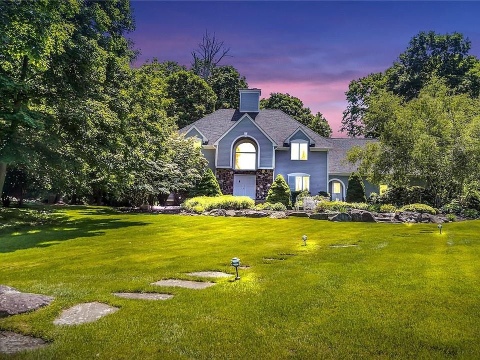 1st image of 2 Harrison Court