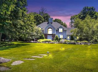 2 Harrison Ct, Cortlandt Manor, NY 10567