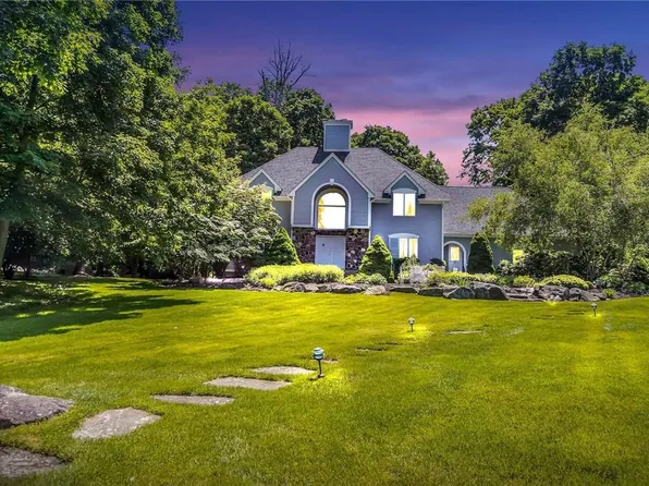 2 Harrison Court, Cortlandt Manor, NY 10567