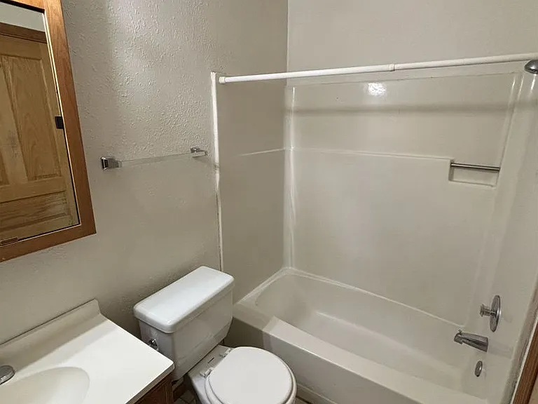 1320 Bainbridge St — Photo 6