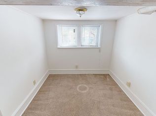 1902 E Linnwood - Huge Apartments 1 Block from UWM, Milwaukee, WI 53211