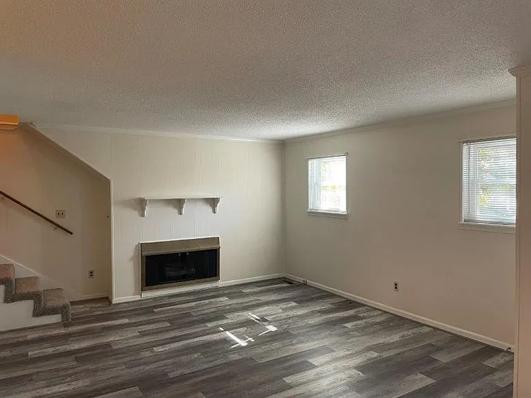 2519 Hawksbury Ln — Photo 9