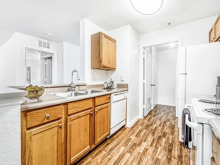 Brookwood Forest Apartments — Photo 37